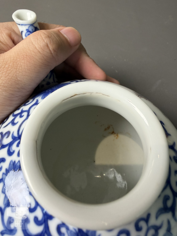 民国 青花缠枝莲开光粉彩山水诗文茶壶 - 图10